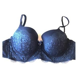 Victoria’s Secret Demi bra 38DD